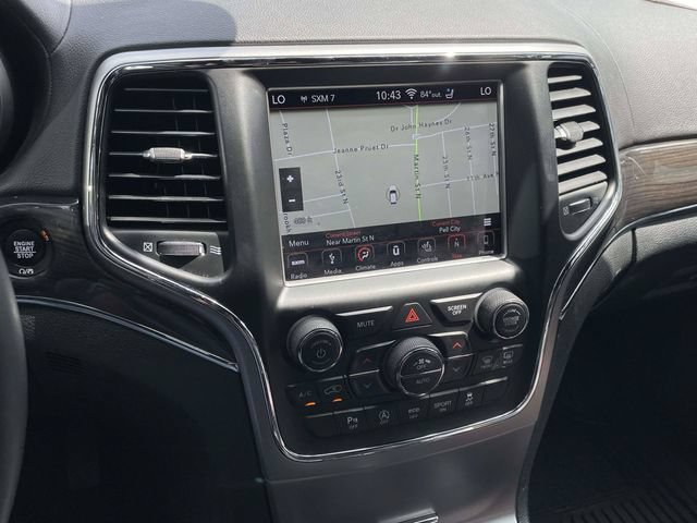 Used 2018 Jeep Grand Cherokee Overland AWD/4WD image 17