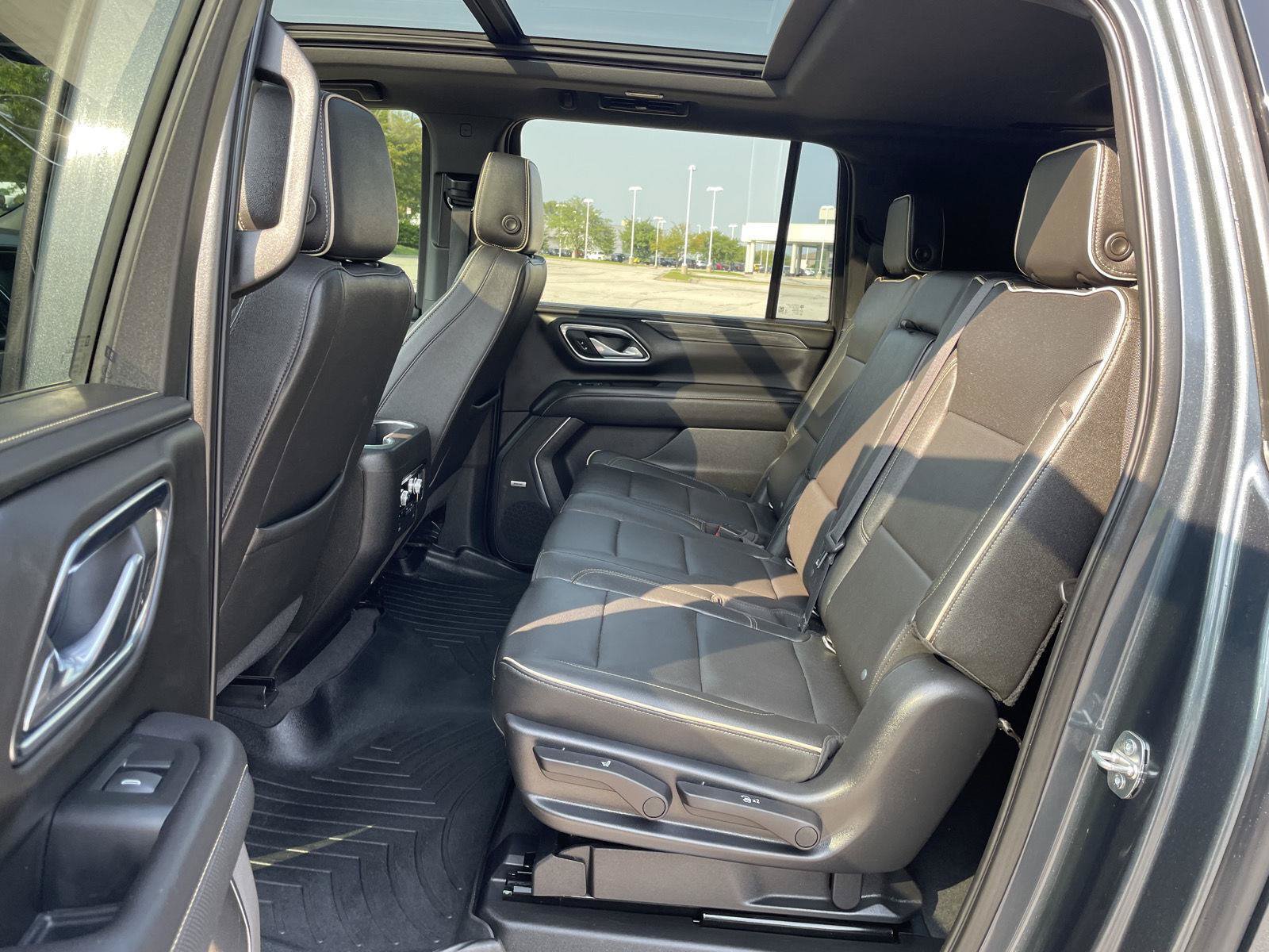 Used 2021 GMC Yukon XL SLT w/ SLT Premium Package AWD/4WD image 20