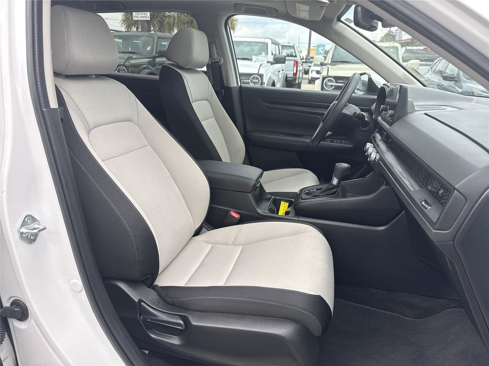 Used 2025 Honda CR-V EX image 3