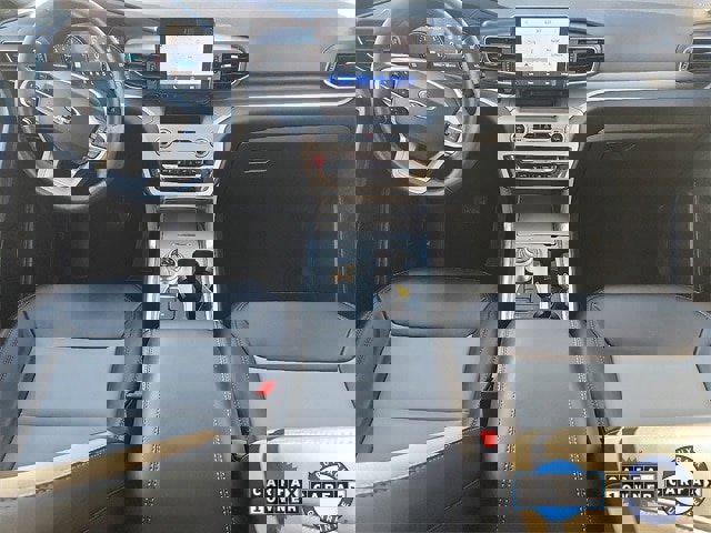 Certified 2022 Ford Explorer XLT w/ Equipment Group 202A image 8