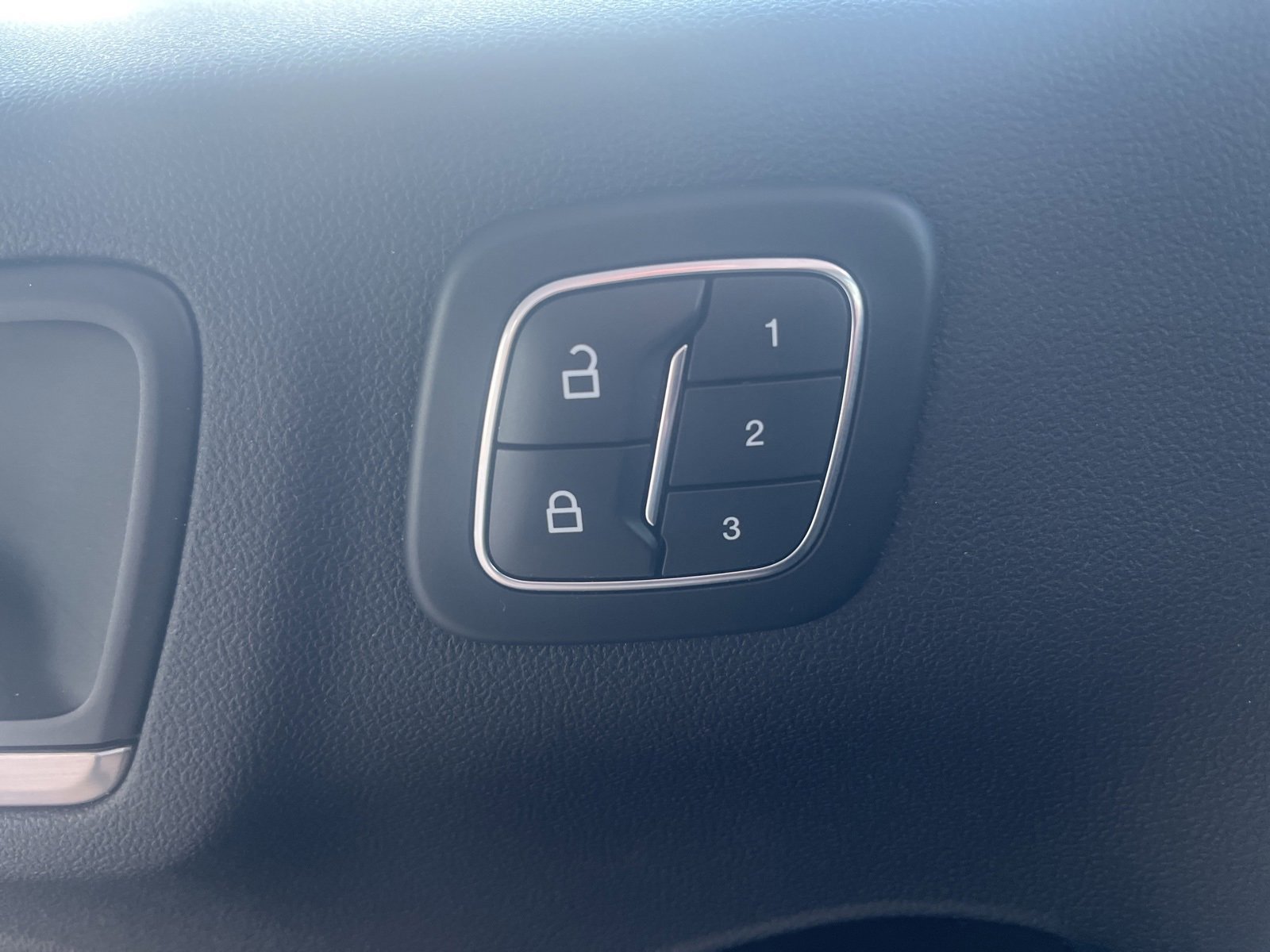 Certified 2022 Ford Escape Titanium w/ Class II Trailer Tow Package image 16