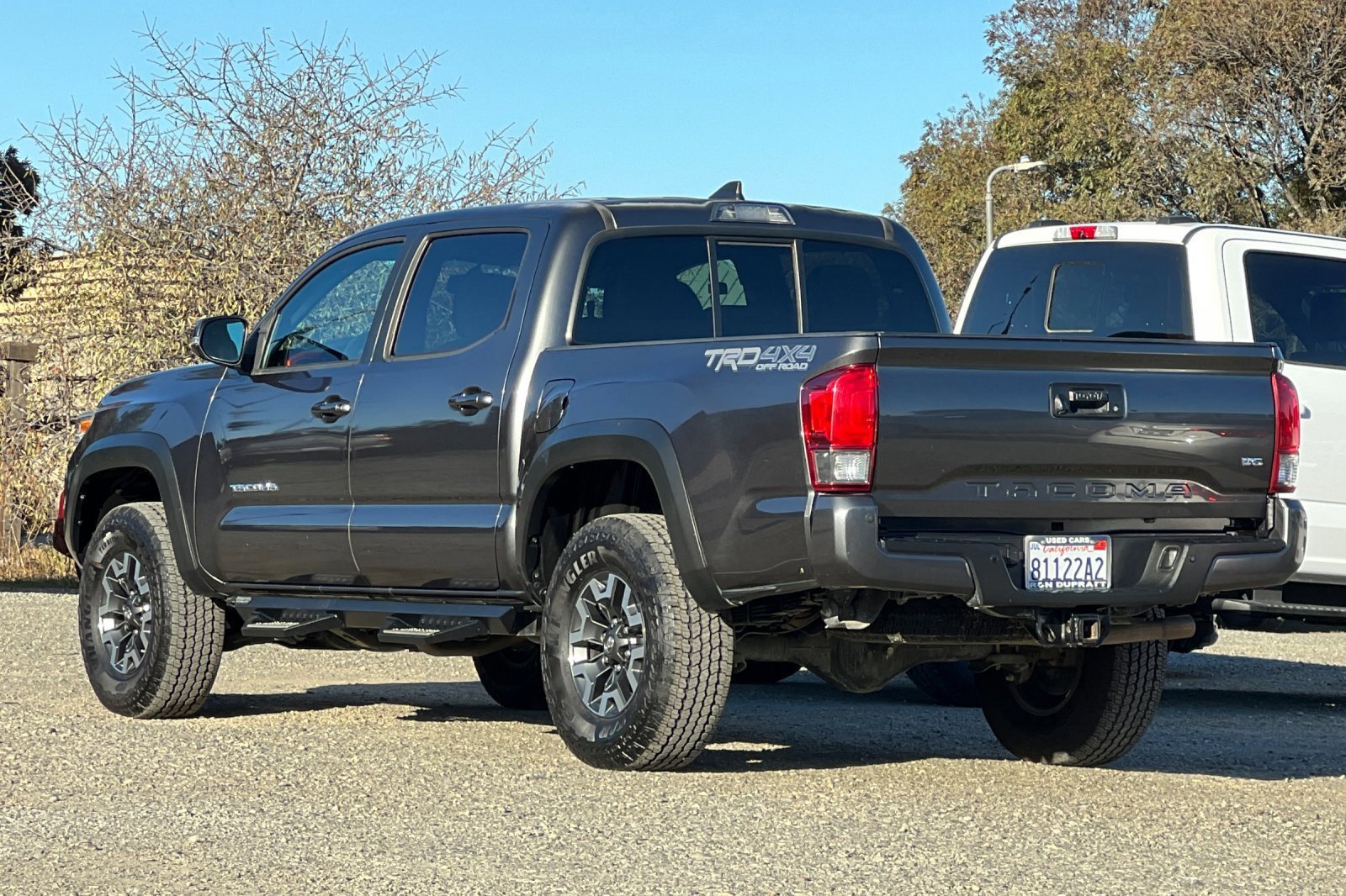 Used 2016 Toyota Tacoma TRD Off-Road image 3