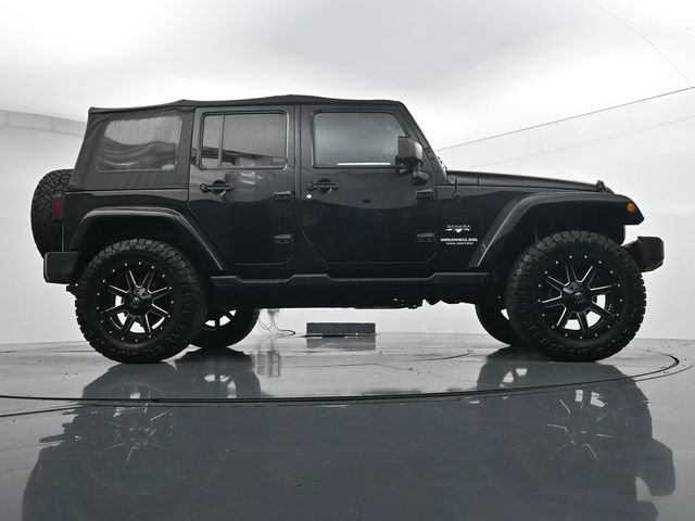 Used 2017 Jeep Wrangler Unlimited Sahara w/ Max Tow Package AWD/4WD image 34