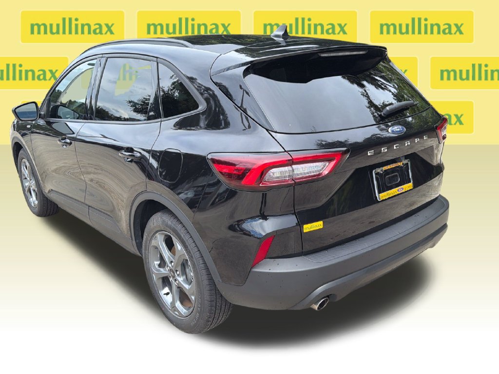 Certified 2025 Ford Escape ST-Line FWD image 9