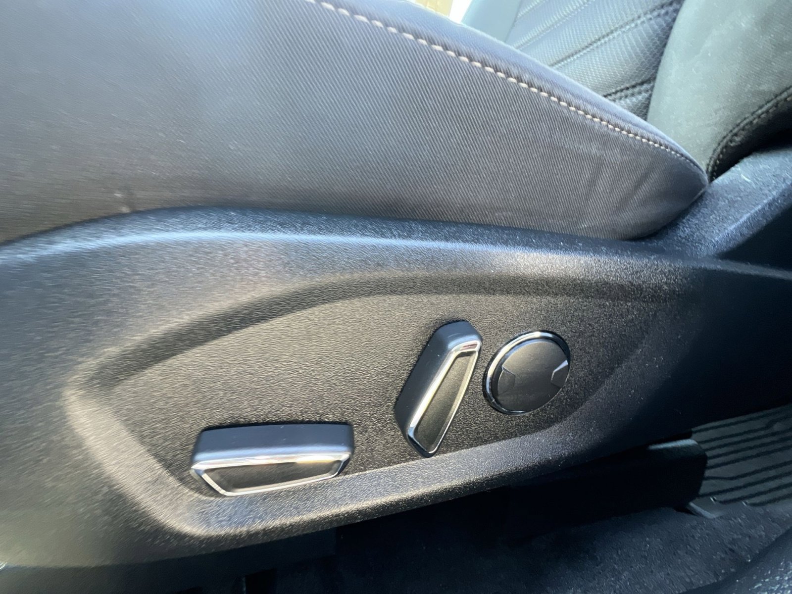 Certified 2018 Ford Fusion SE FWD image 28