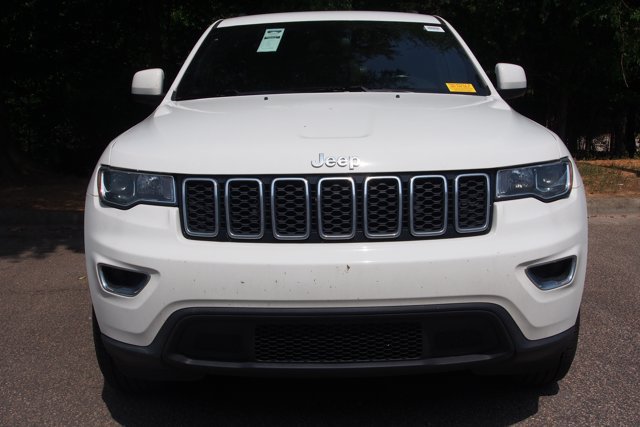 Used 2021 Jeep Grand Cherokee Laredo RWD image 3