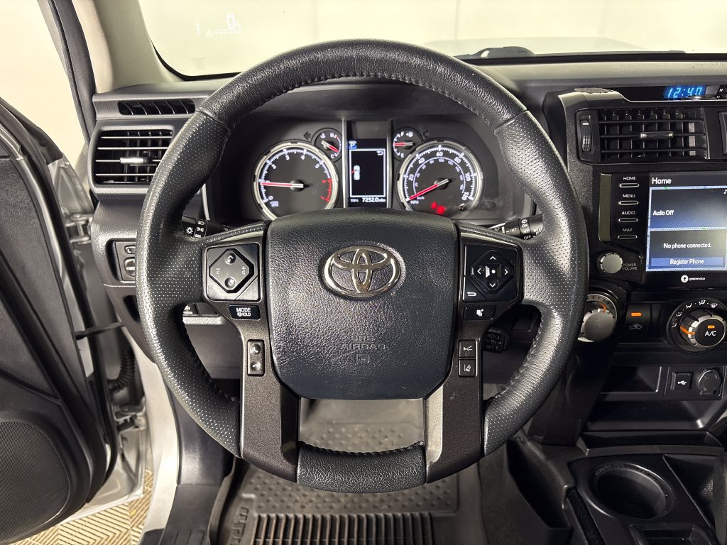 Used 2021 Toyota 4Runner Venture w/ Moonroof Package AWD/4WD image 17