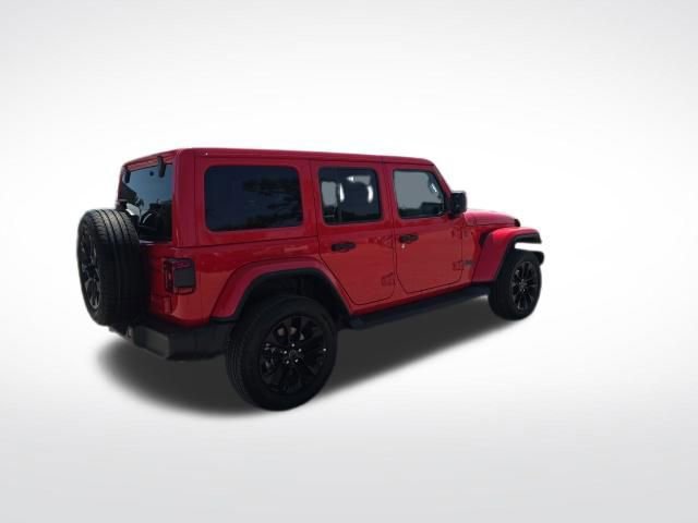 Used 2025 Jeep Wrangler Sahara AWD/4WD image 3
