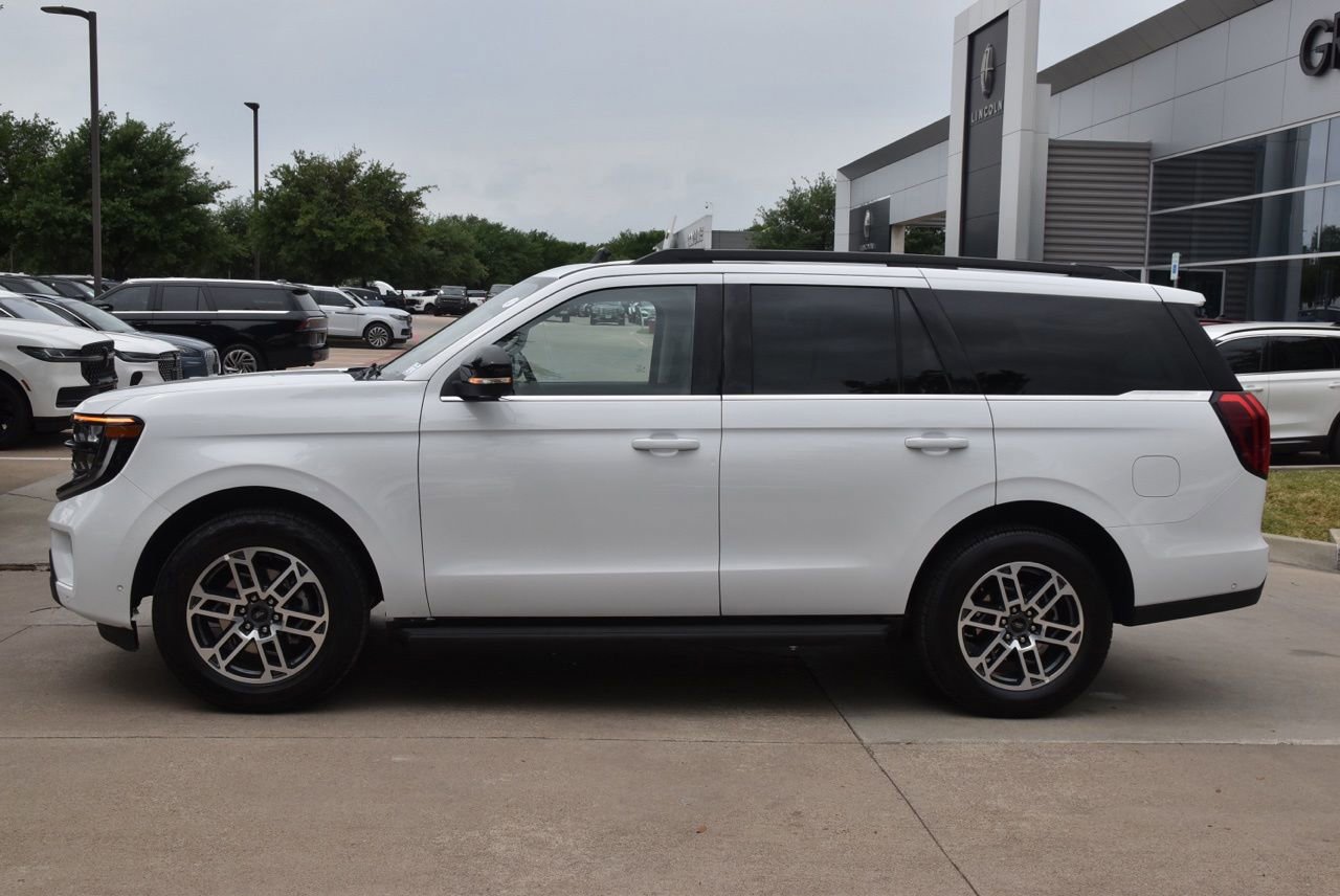 Certified 2025 Ford Expedition Active AWD/4WD image 4