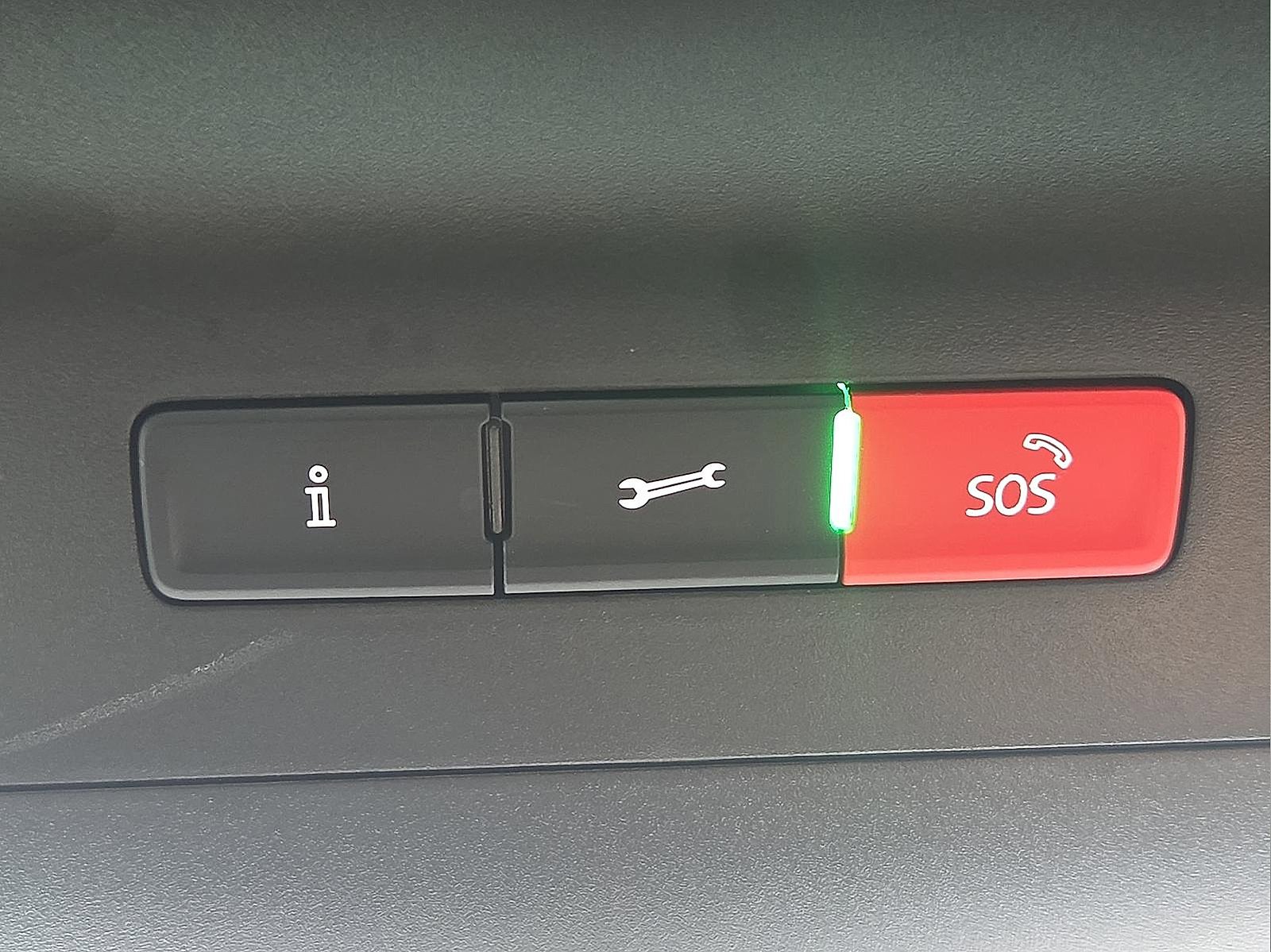 Used 2022 Volkswagen Atlas Cross Sport SEL Premium R-Line image 17