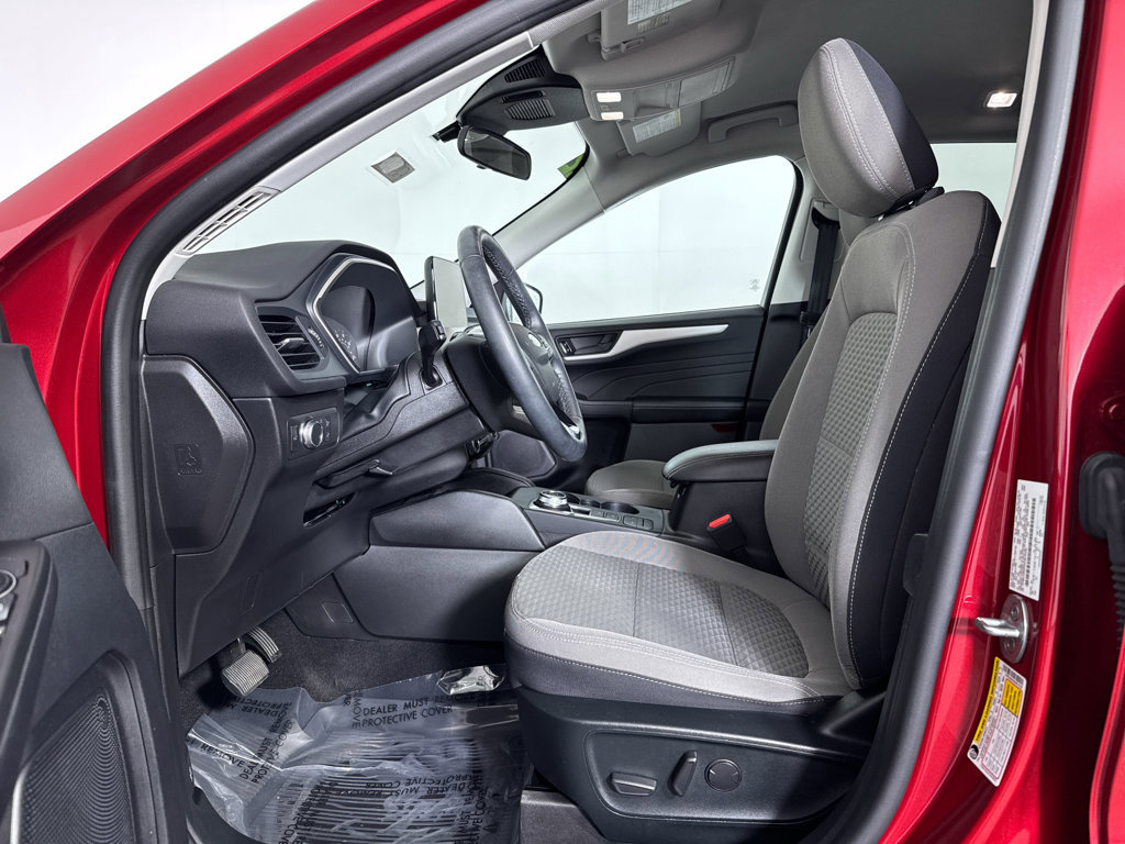 Certified 2022 Ford Escape SE w/ SE Sport Appearance Package image 11