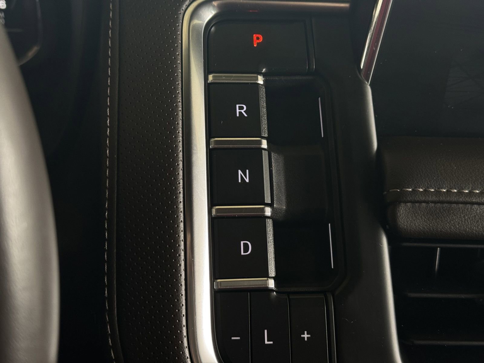 Used 2022 GMC Yukon SLT w/ SLT Luxury Package AWD/4WD image 21