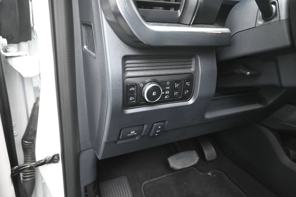Certified 2025 Ford F250 Lariat w/ Black Appearance Package AWD/4WD image 13