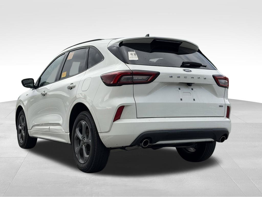 Certified 2023 Ford Escape ST-Line w/ Equipment Group 301A FWD image 5