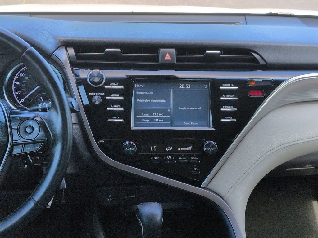 Used 2018 Toyota Camry SE FWD image 17