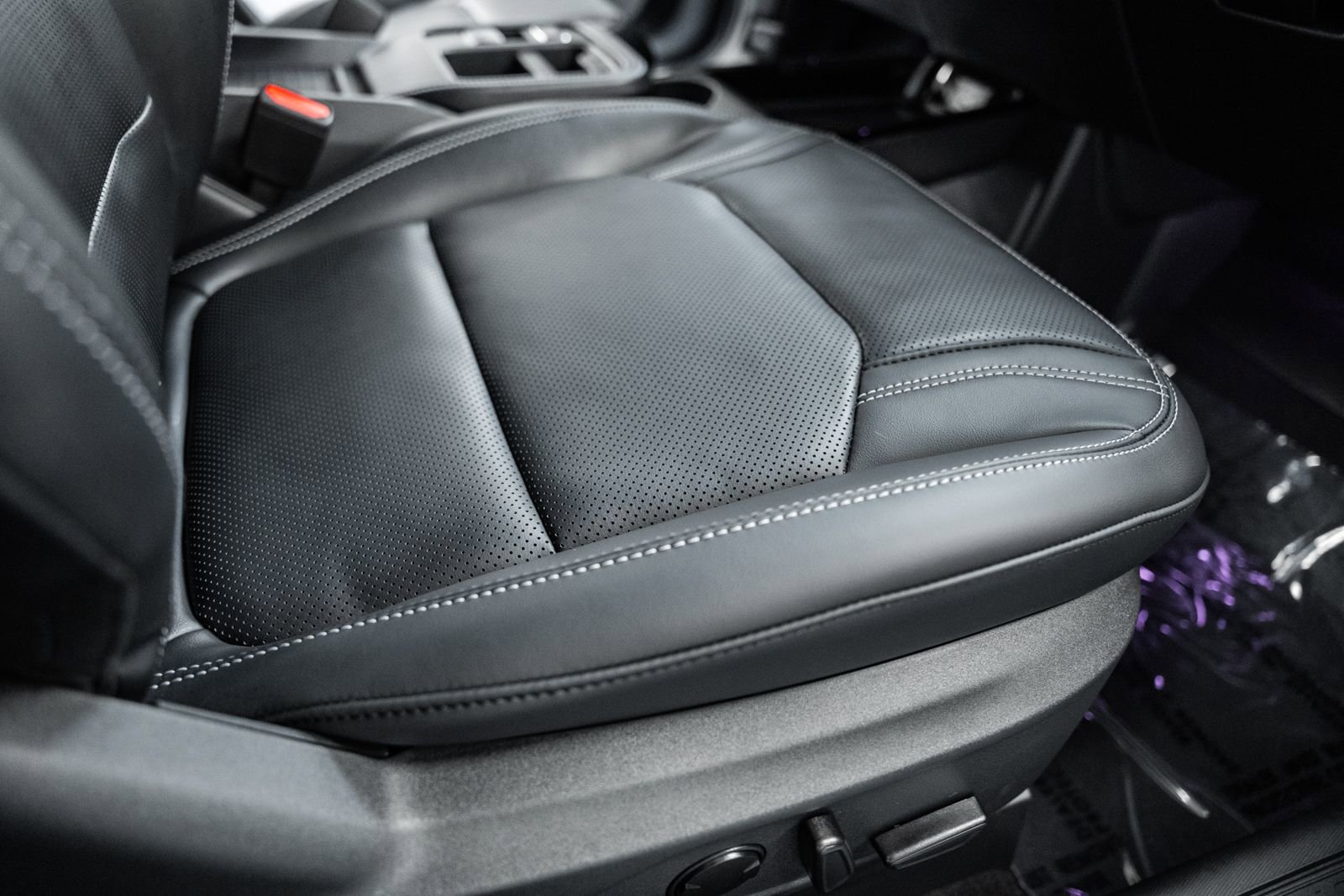 Certified 2025 Ford Mustang Mach-E Premium image 36