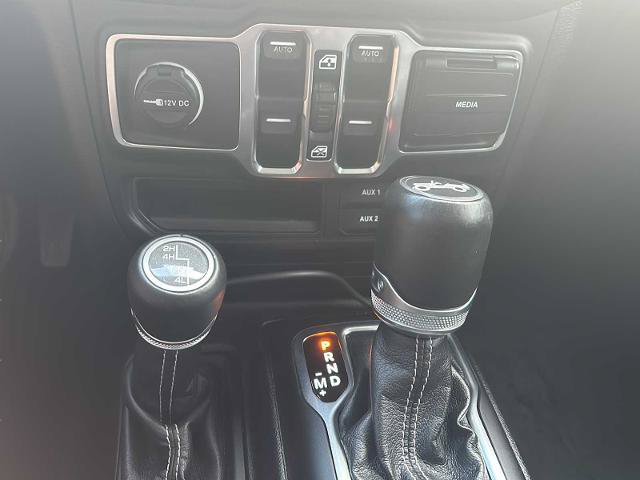 Used 2018 Jeep Wrangler Unlimited Sahara AWD/4WD image 14