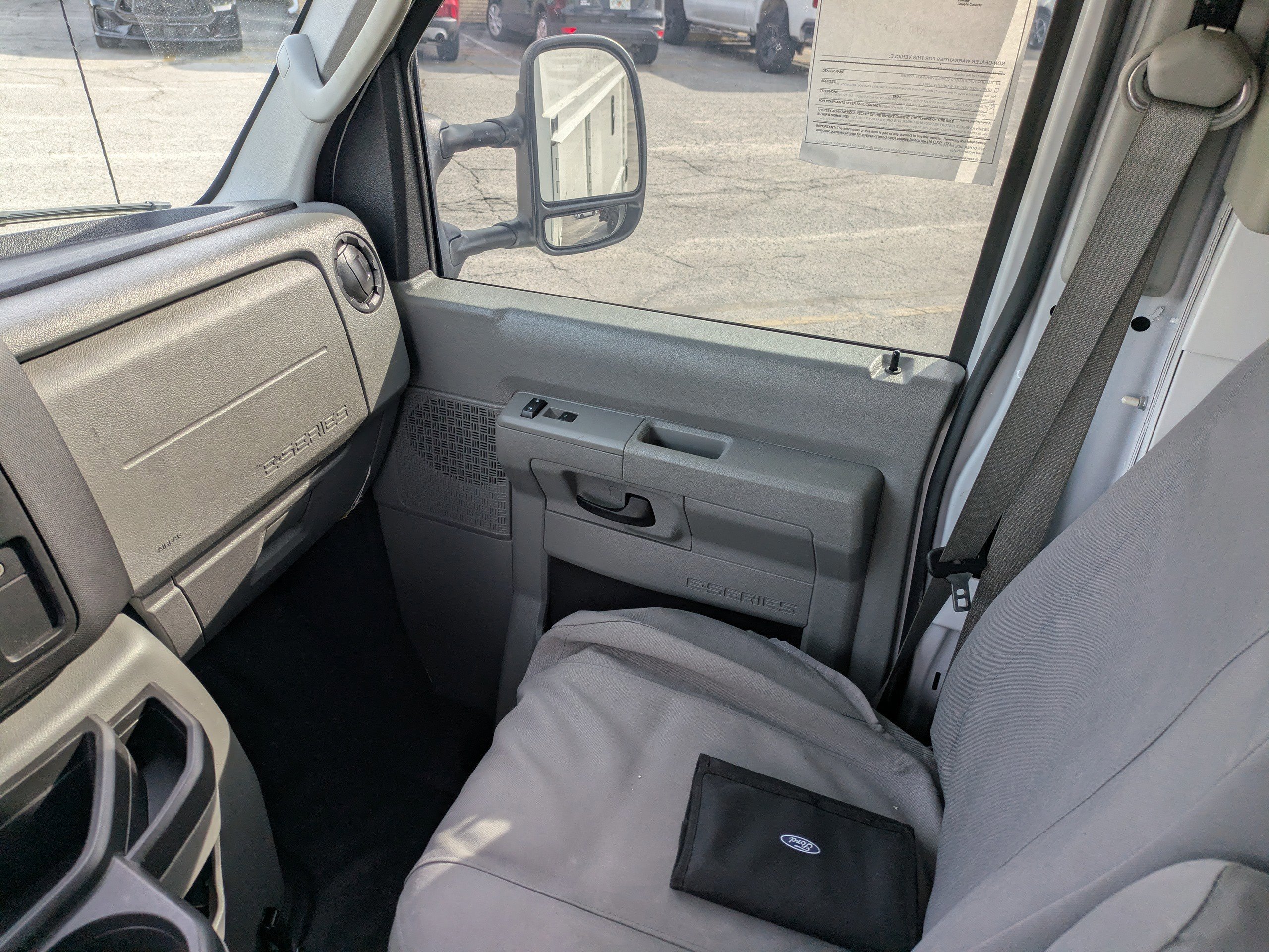 Certified 2017 Ford E-350 and Econoline 350 Super Duty w/ Power Windows & Locks Group image 17