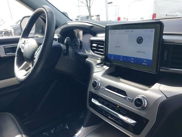 Certified 2022 Ford Explorer XLT w/ Equipment Group 202A image 27