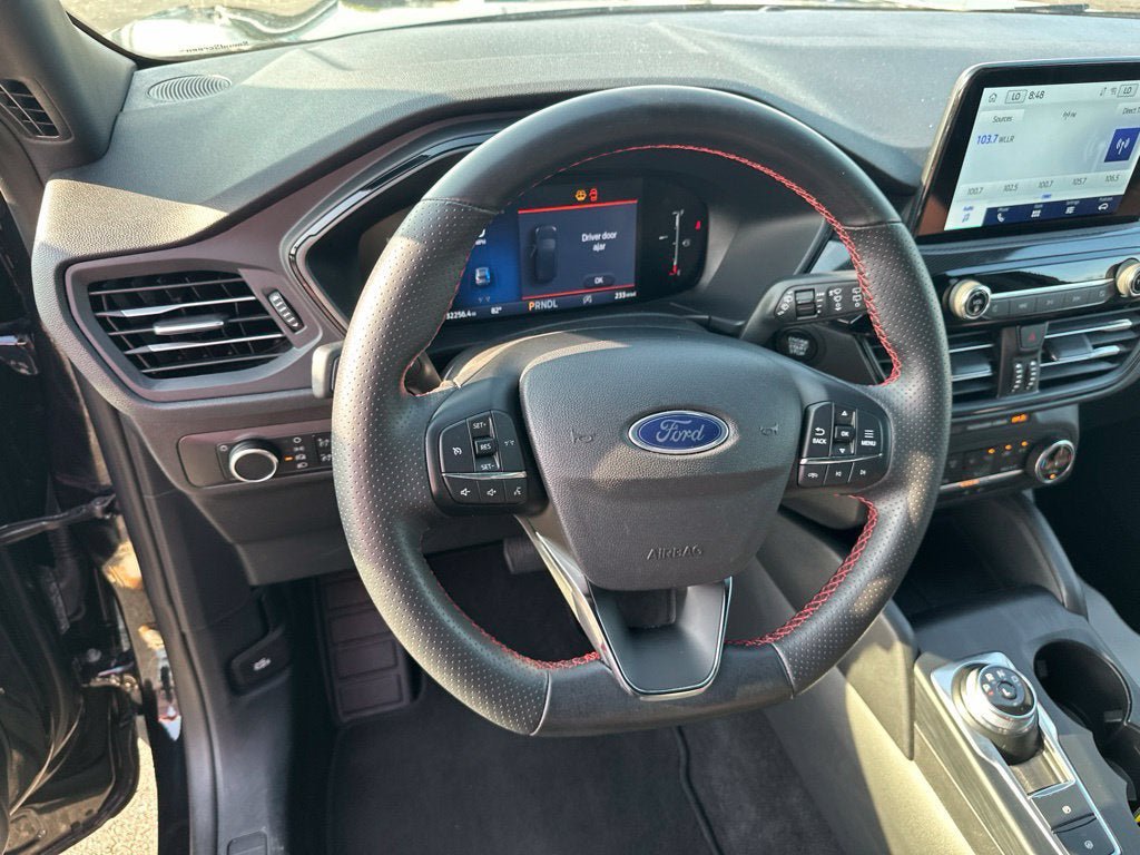 Certified 2025 Ford Escape ST-Line AWD/4WD image 15