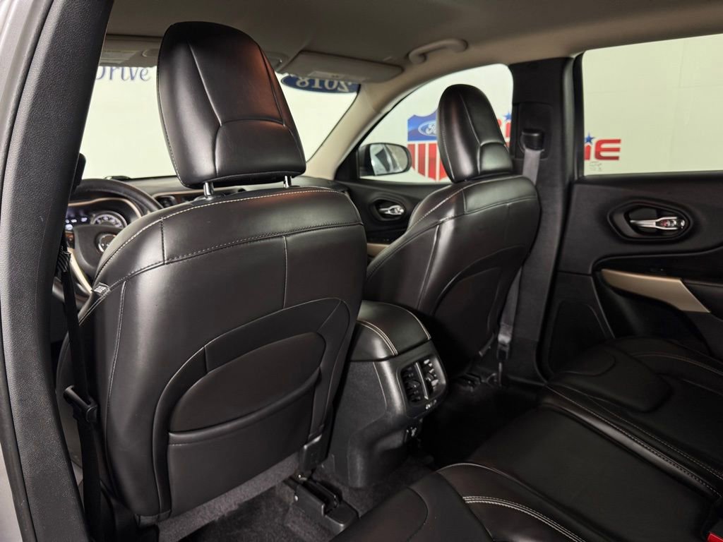 Used 2018 Jeep Cherokee Limited FWD image 15