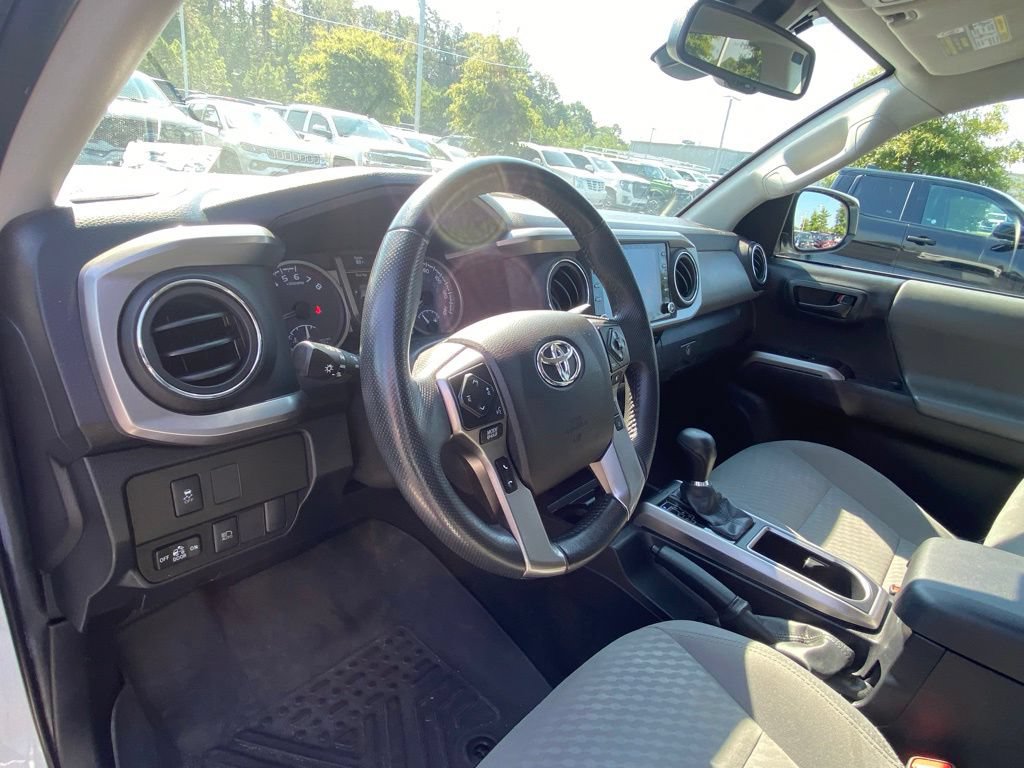 Used 2023 Toyota Tacoma SR5 w/ Technology Package AWD/4WD image 9