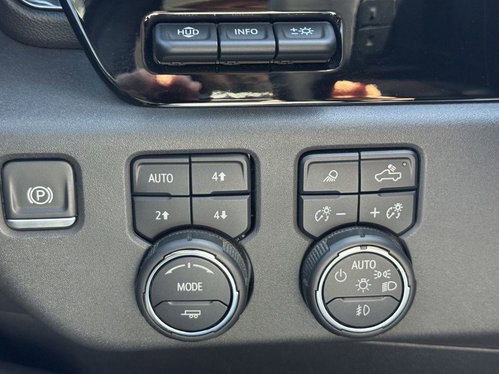 Used 2023 Chevrolet Silverado 1500 ZR2 w/ Technology Package image 25