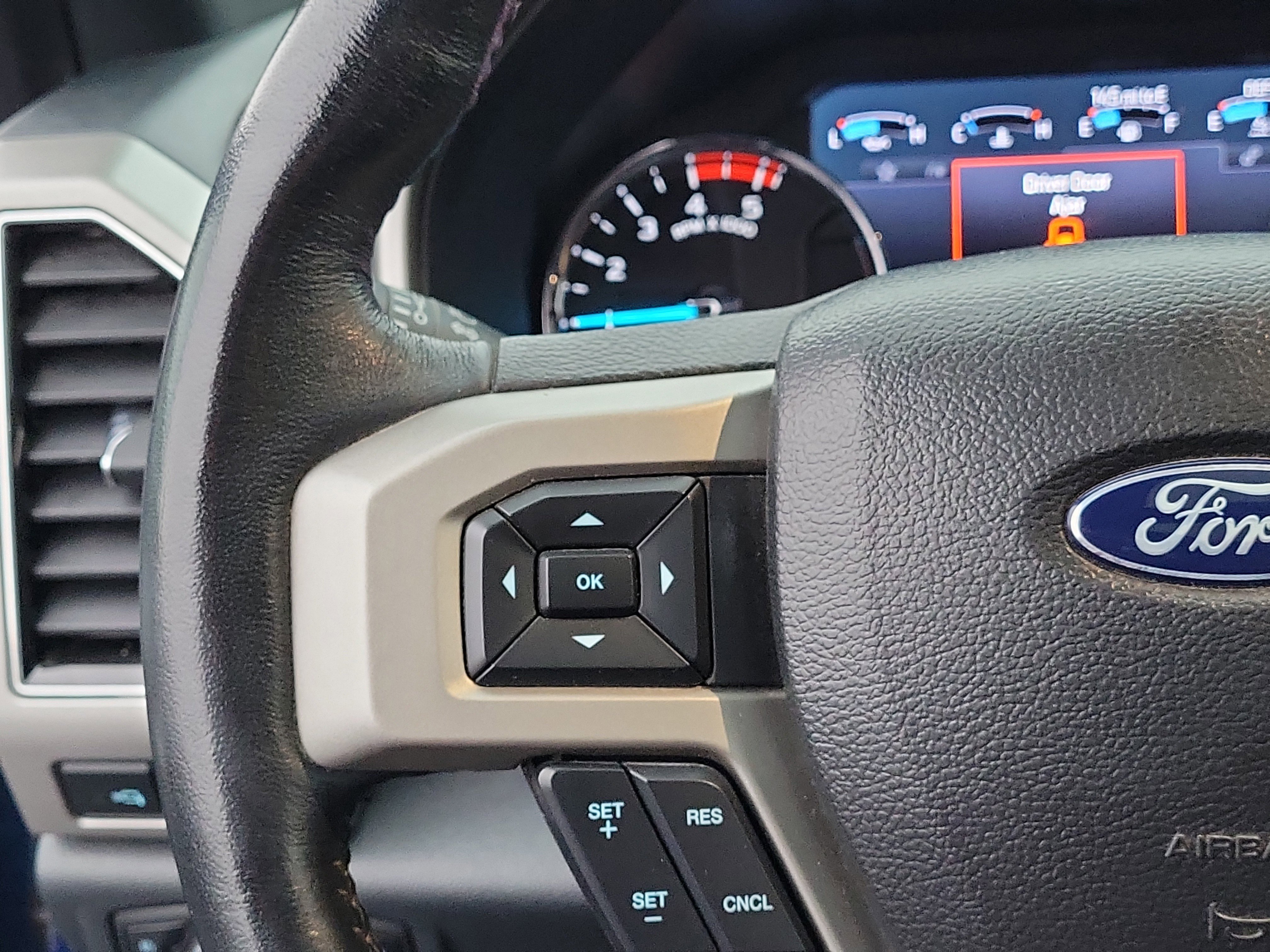 Certified 2022 Ford F250 Lariat w/ Lariat Ultimate Package image 26