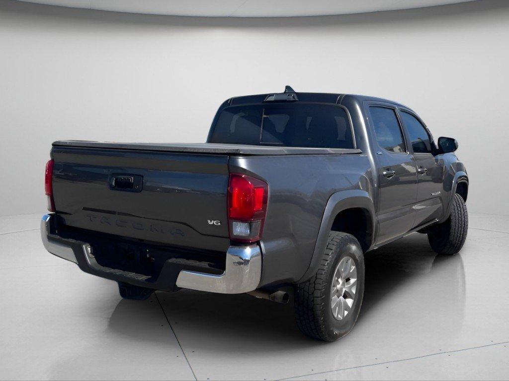 Used 2018 Toyota Tacoma SR5 RWD image 5