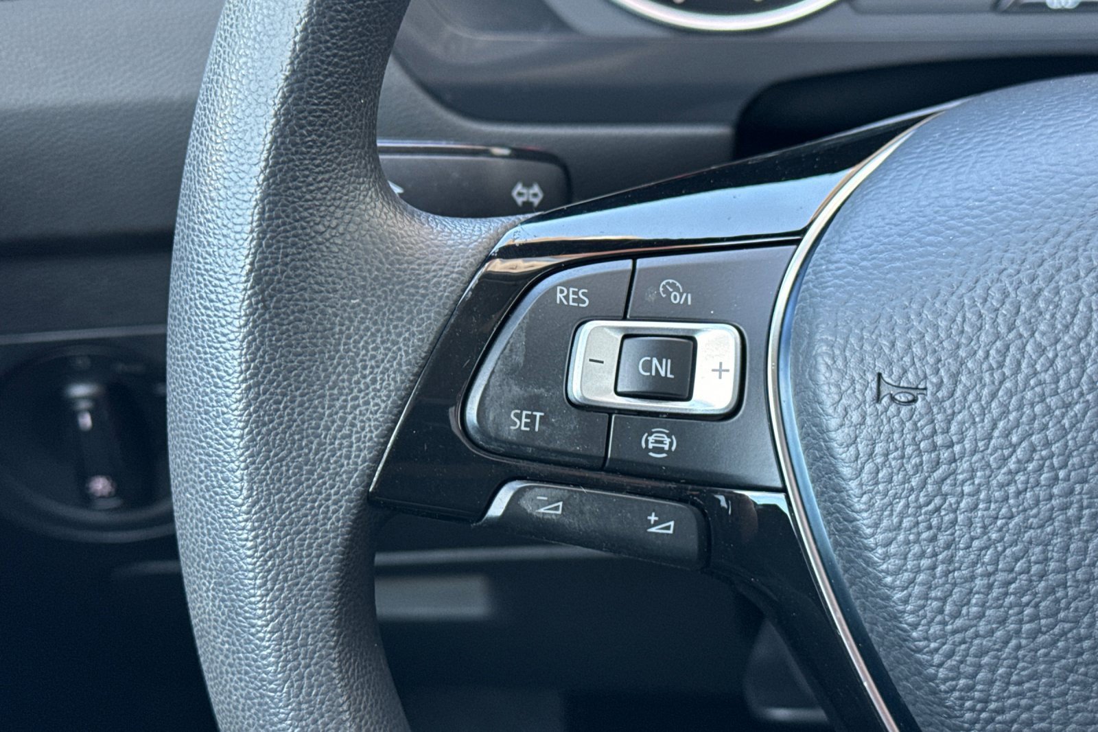 Used 2021 Volkswagen Tiguan S image 25