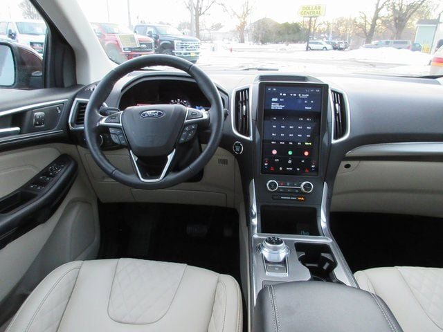 Certified 2024 Ford Edge Titanium AWD/4WD image 6