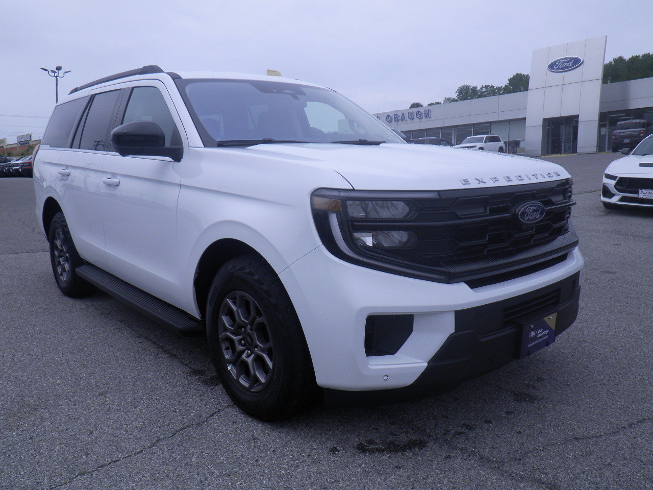 Certified 2025 Ford Expedition Active AWD/4WD image 1