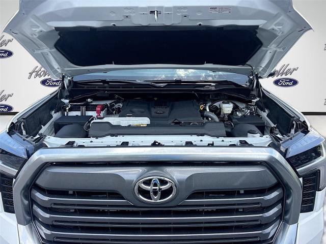 Used 2025 Toyota Tundra Limited AWD/4WD image 32
