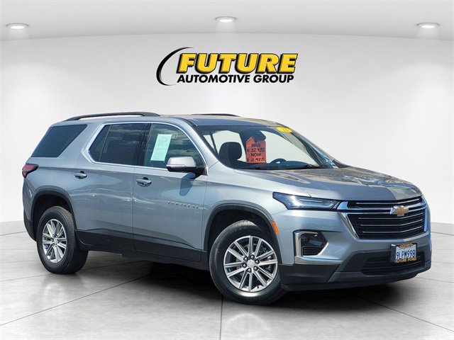 Used 2023 Chevrolet Traverse LT