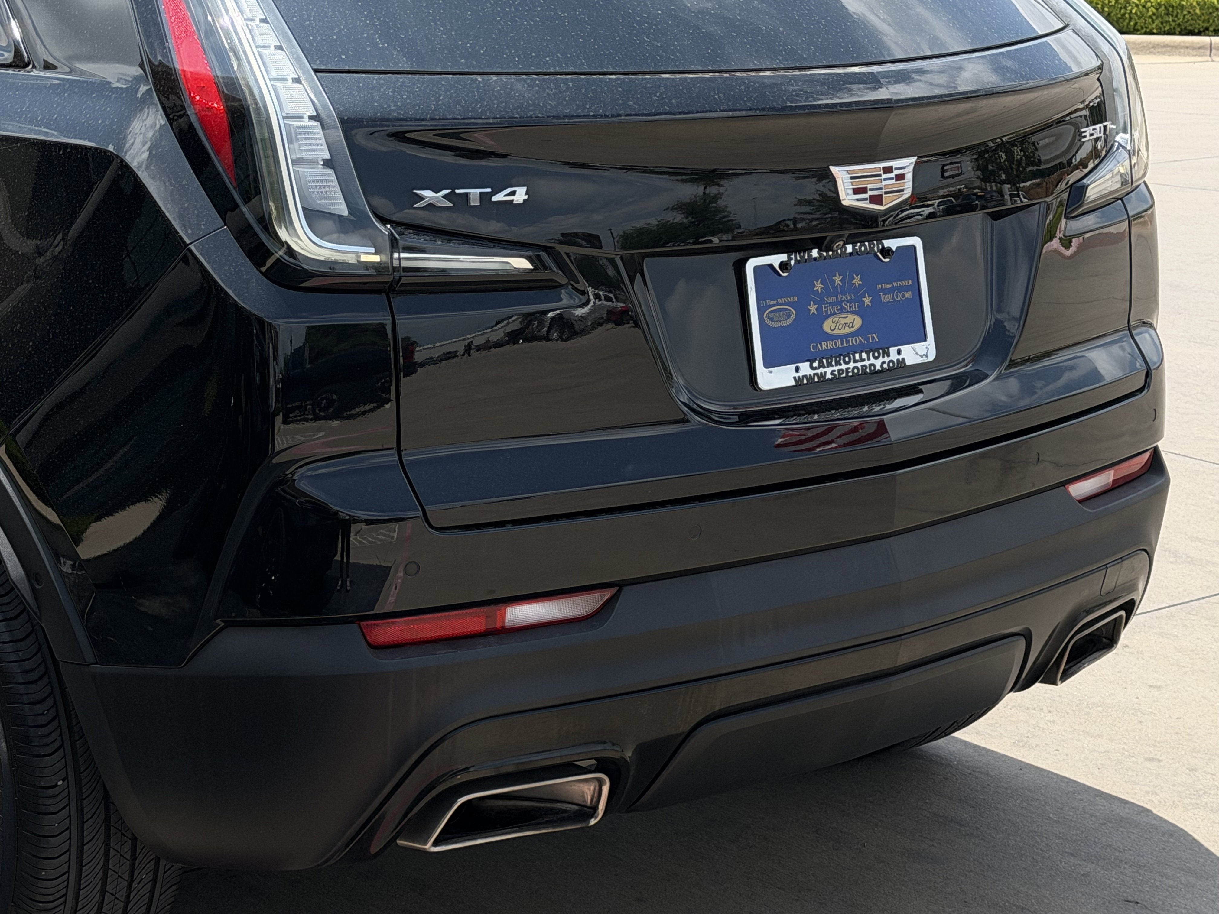 Used 2022 Cadillac XT4 Sport w/ Enhanced Visibility Package FWD image 7