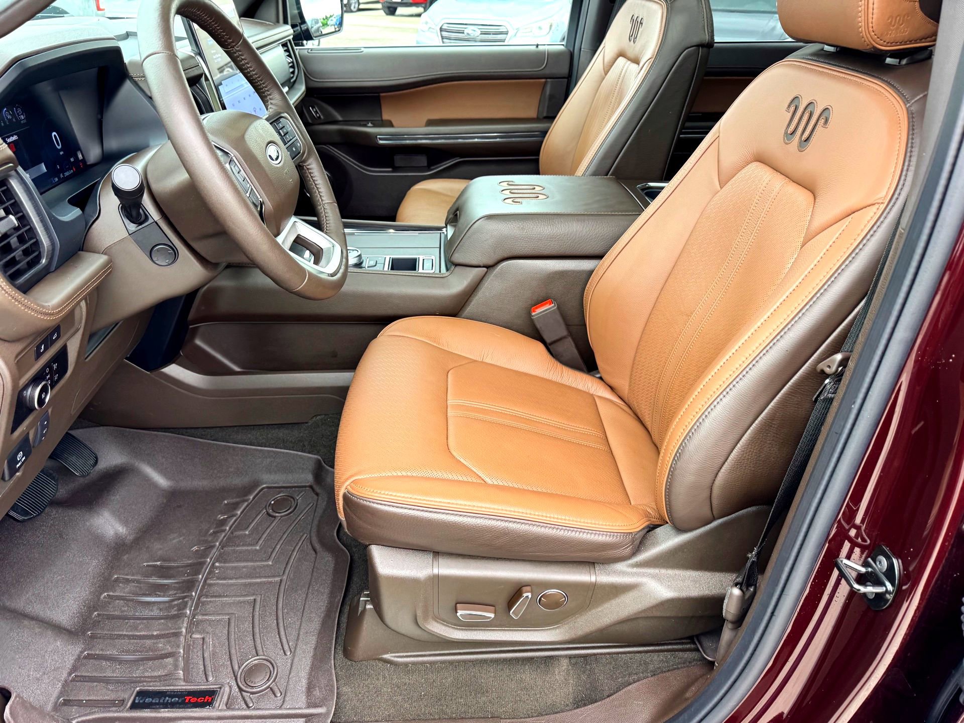 Certified 2024 Ford Expedition King Ranch RWD image 12