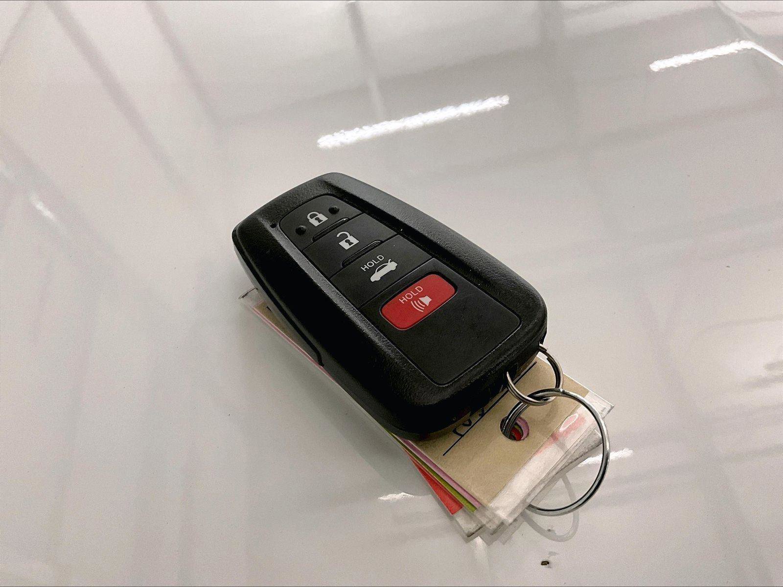 Used 2020 Toyota Corolla XSE FWD image 9
