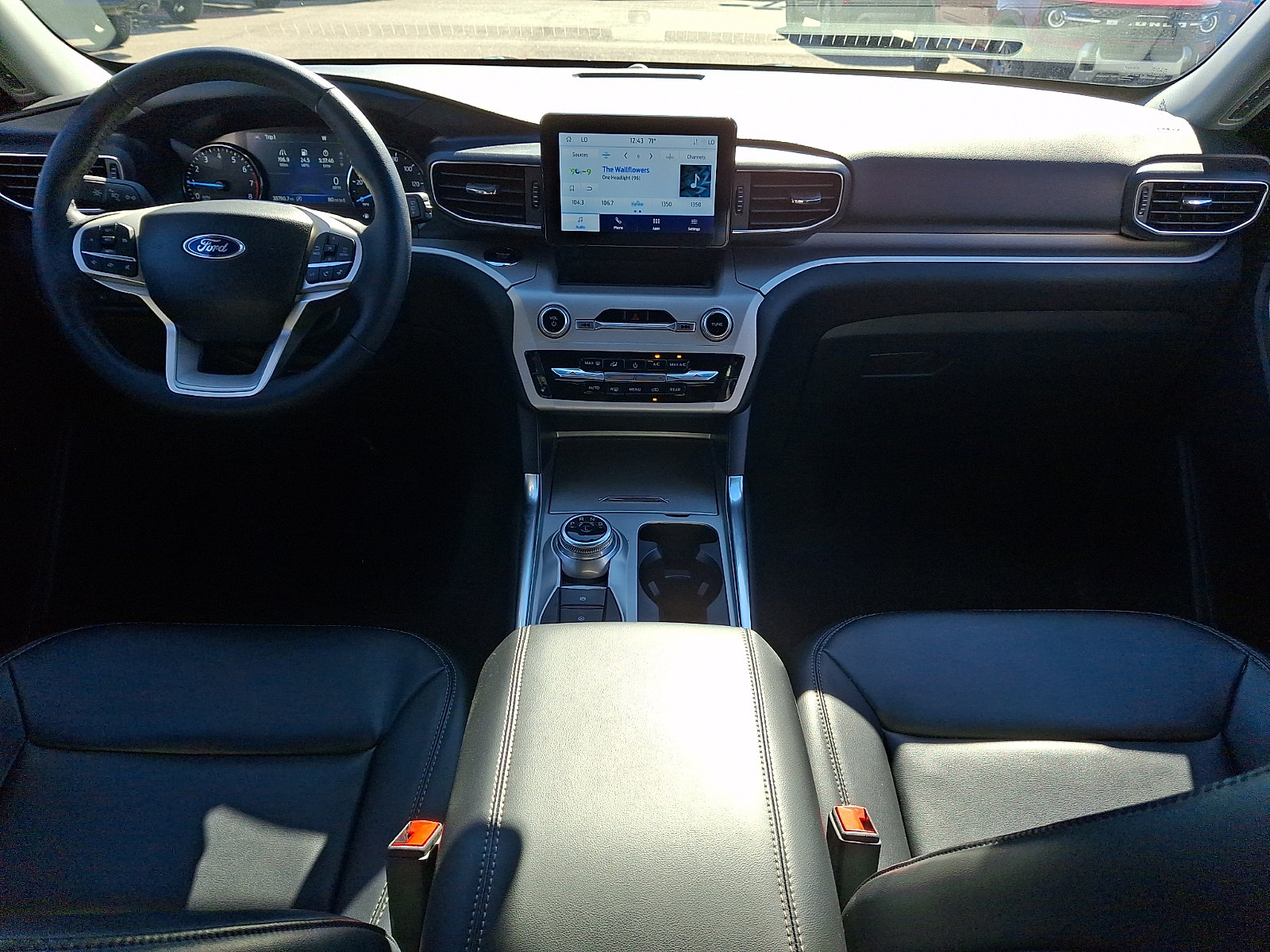 Certified 2023 Ford Explorer XLT w/ Equipment Group 202A AWD/4WD image 14