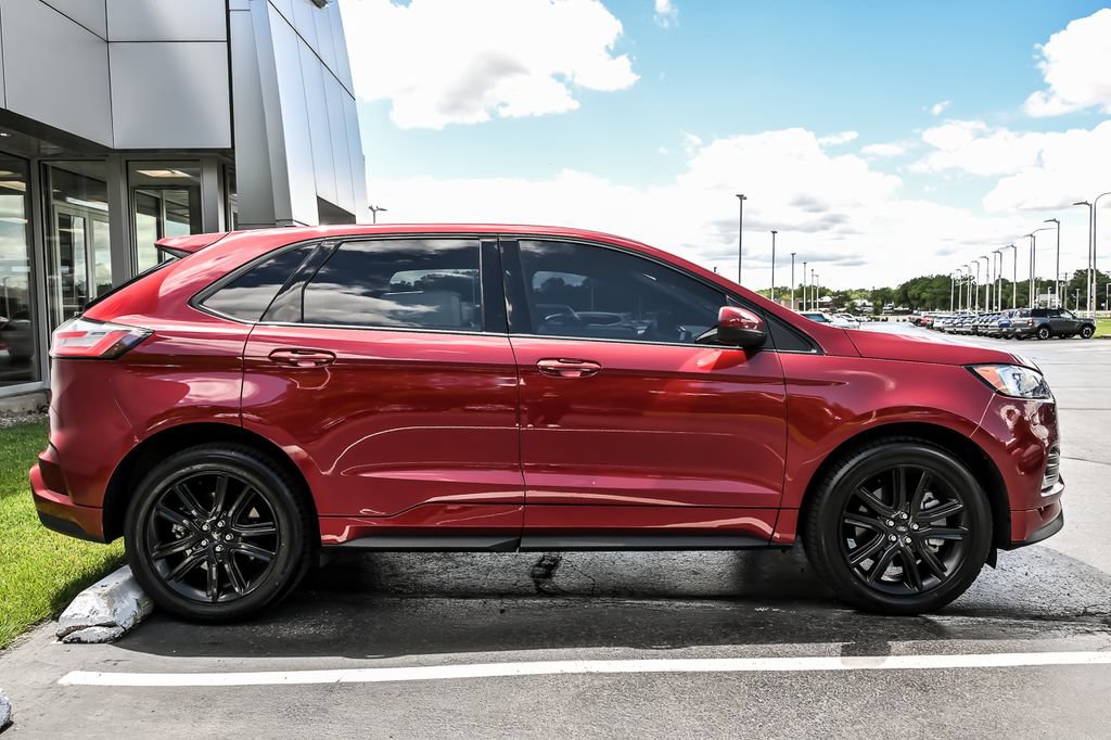 Certified 2022 Ford Edge ST-Line w/ Class II Trailer Tow Package AWD/4WD image 10