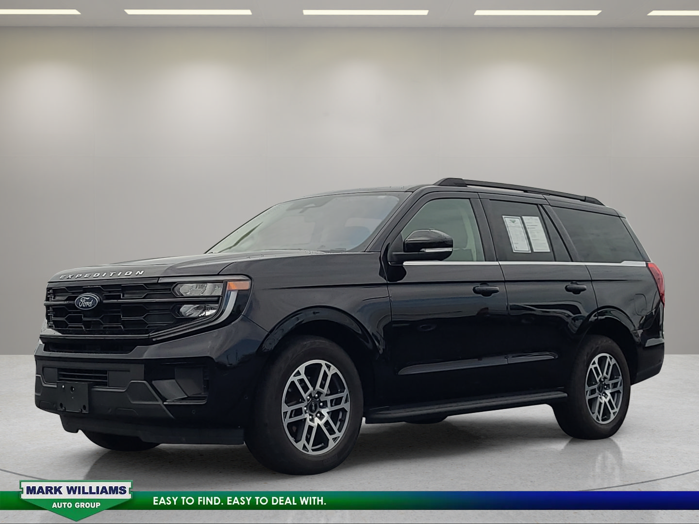 Certified 2025 Ford Expedition Active AWD/4WD image 8