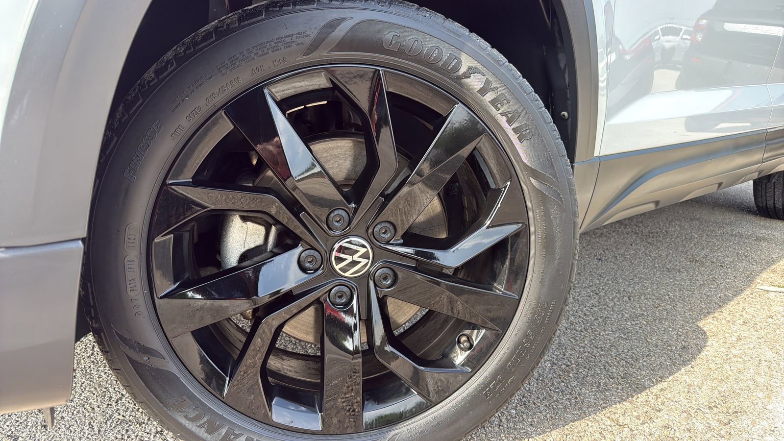 Used 2022 Volkswagen Taos SEL FWD image 29