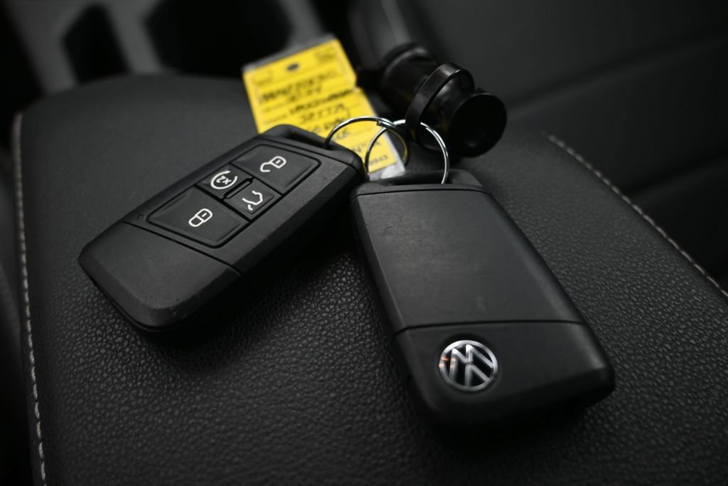 Used 2024 Volkswagen Jetta SE FWD image 29