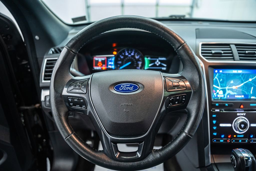 Certified 2018 Ford Explorer Limited AWD/4WD image 30