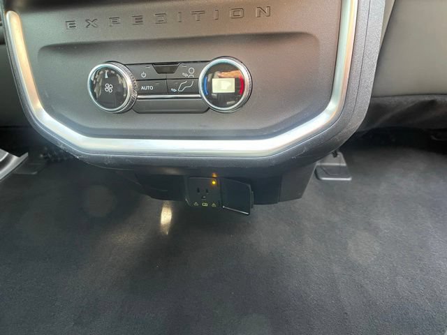 Certified 2025 Ford Expedition Active AWD/4WD image 42