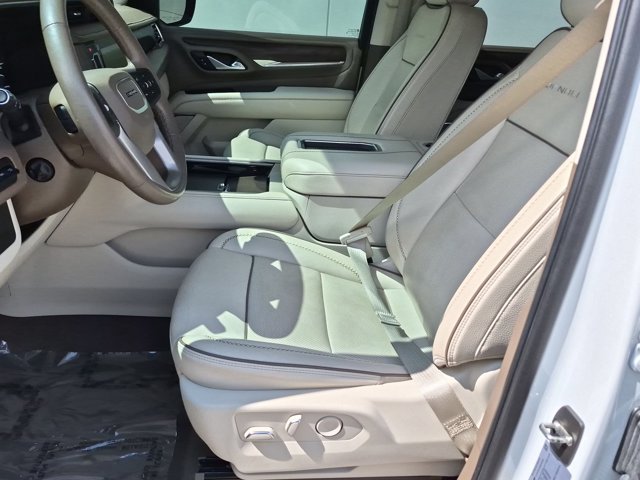 Used 2022 GMC Yukon Denali RWD image 16