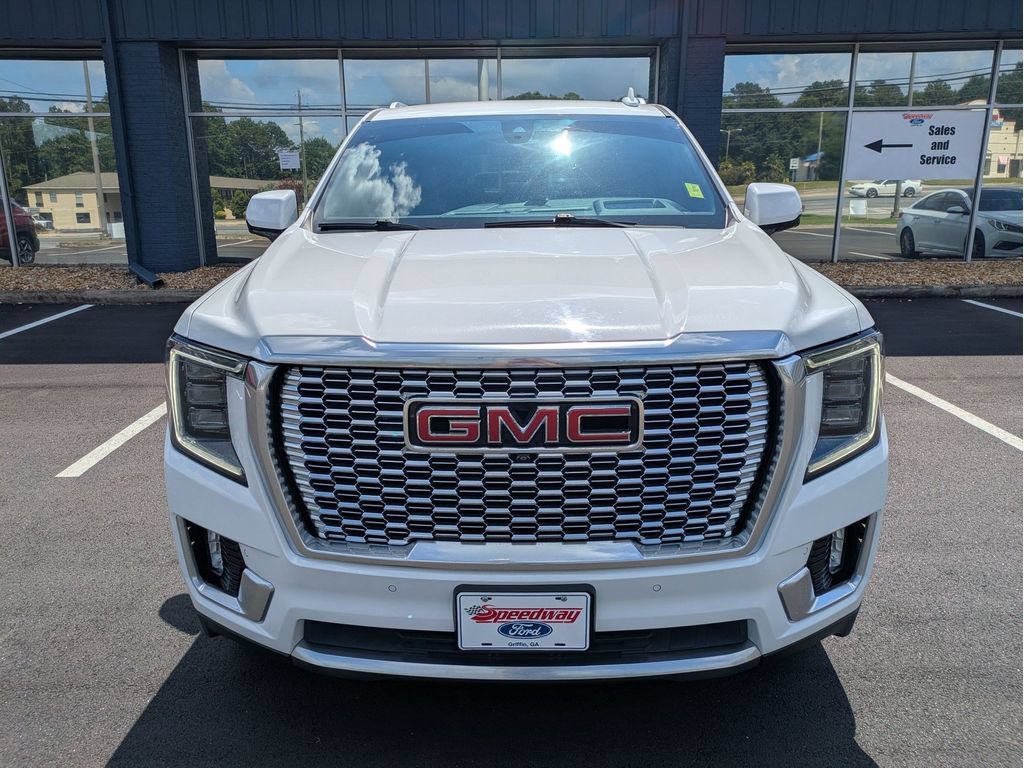 Used 2022 GMC Yukon XL Denali AWD/4WD image 2