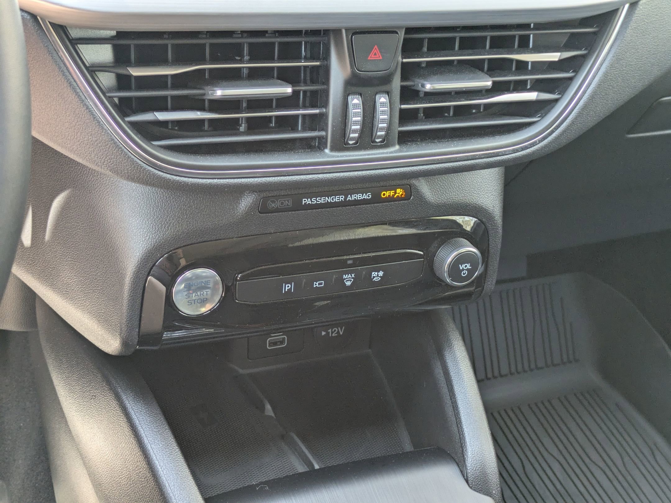 Certified 2025 Ford Escape SE w/ PHEV Premium Package image 23