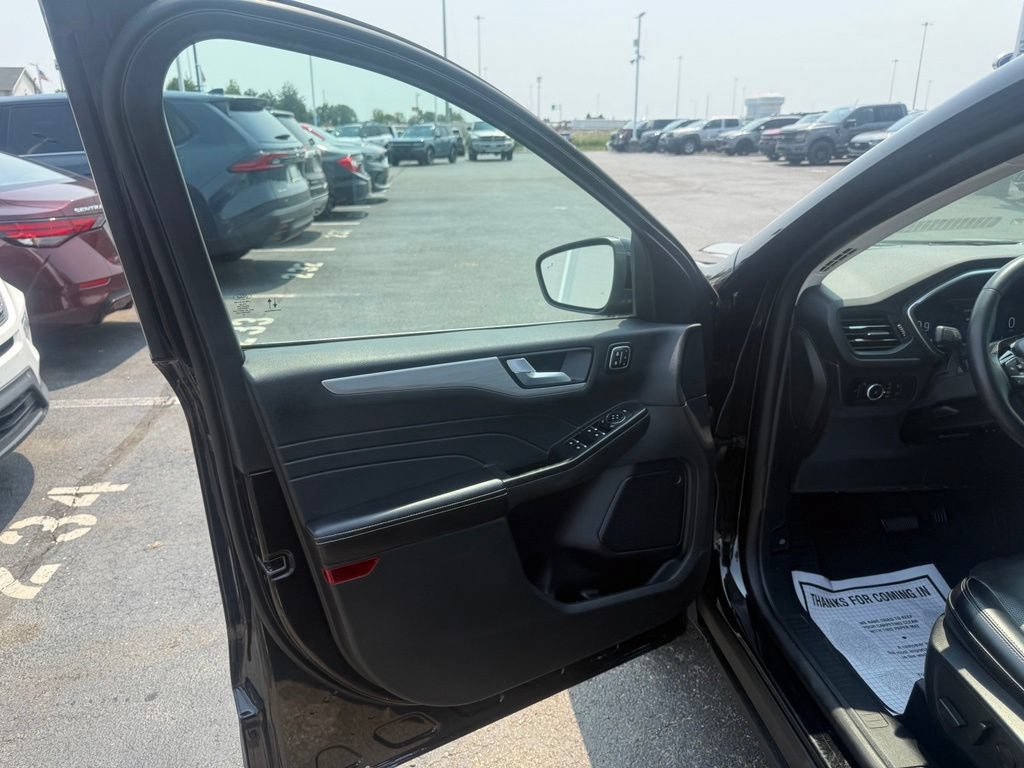 Certified 2024 Ford Escape Platinum AWD/4WD image 18