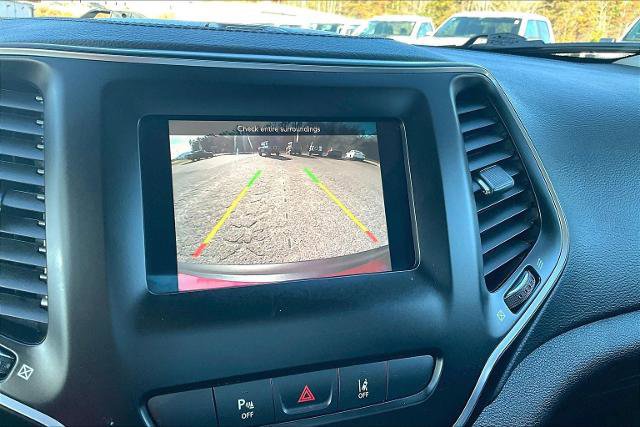 Used 2021 Jeep Cherokee Latitude Plus w/ Sun & Sound Group image 24