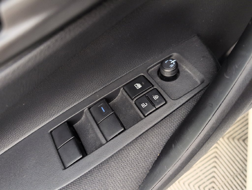 Used 2024 Toyota Corolla LE FWD image 31